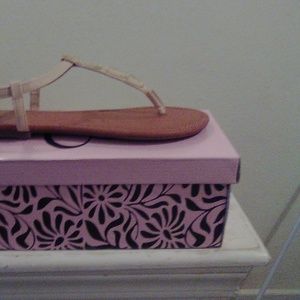 143 Girl thong sandals